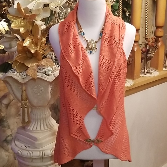 One7Six Crocheted Shawl Vest - Picture 6 of 9